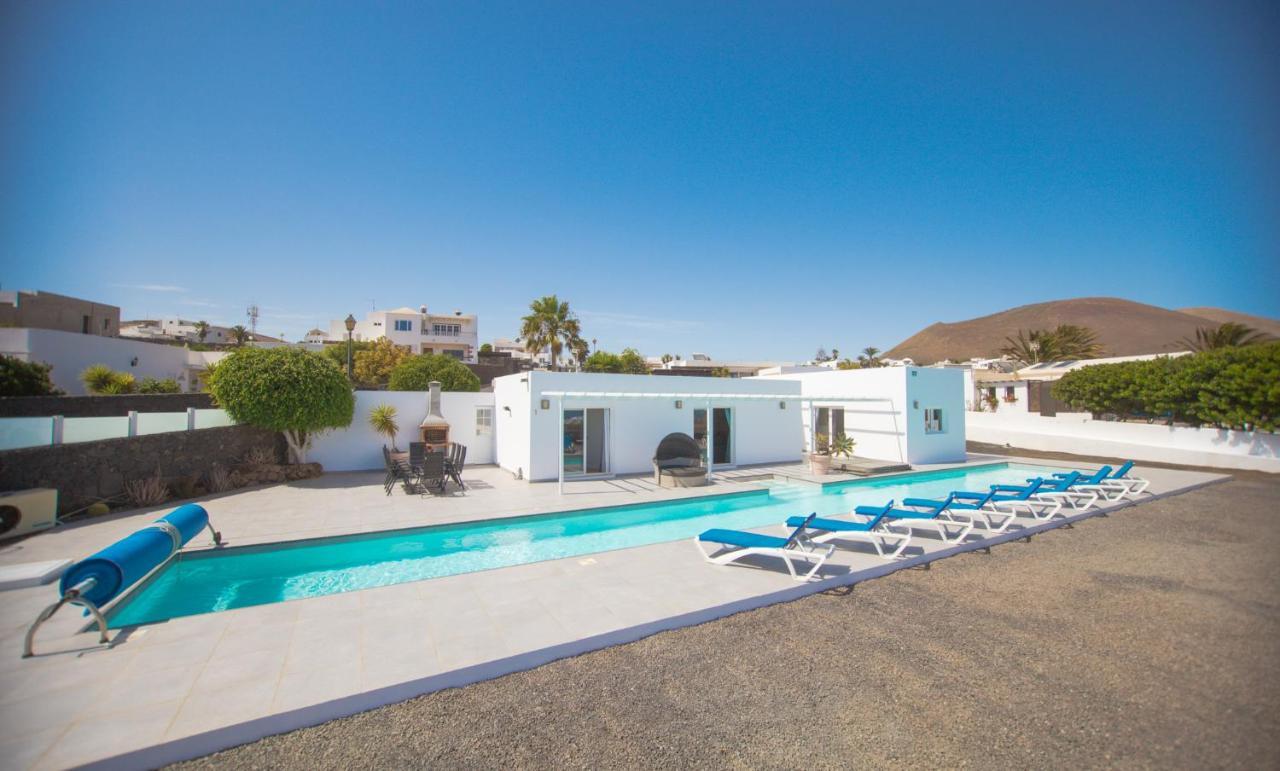 Casa Conil With A Private 25 Meter Heated Pool Villa Exterior photo